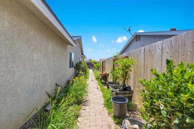 620 Meadow Grove Place, Escondido, CA 92027