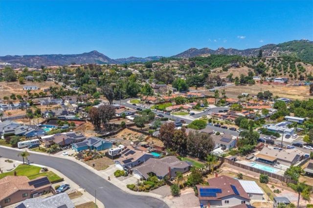 620 Meadow Grove Place, Escondido, CA 92027