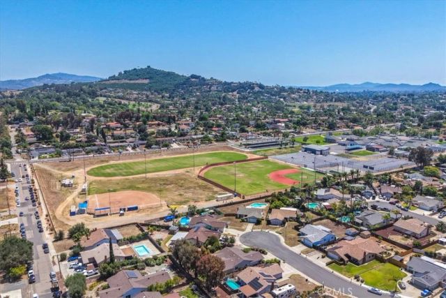 620 Meadow Grove Place, Escondido, CA 92027