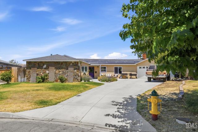 814 Bamboo Court, Tehachapi, CA 93561