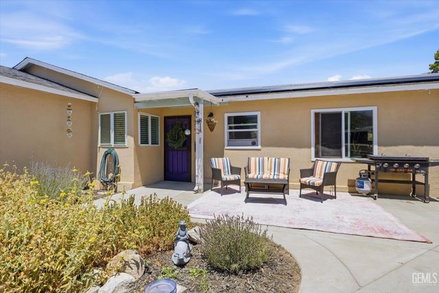 814 Bamboo Court, Tehachapi, CA 93561