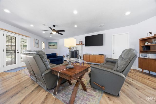 814 Bamboo Court, Tehachapi, CA 93561