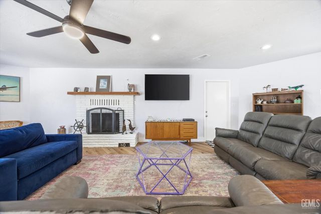 814 Bamboo Court, Tehachapi, CA 93561