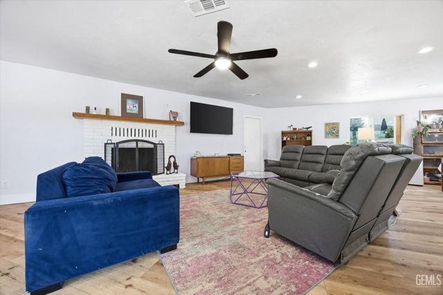 814 Bamboo Court, Tehachapi, CA 93561