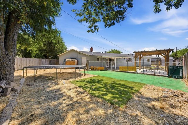 814 Bamboo Court, Tehachapi, CA 93561