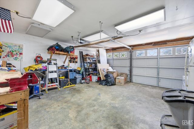 814 Bamboo Court, Tehachapi, CA 93561