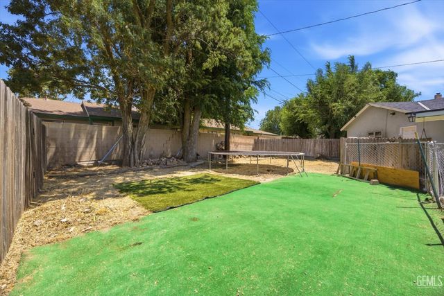 814 Bamboo Court, Tehachapi, CA 93561