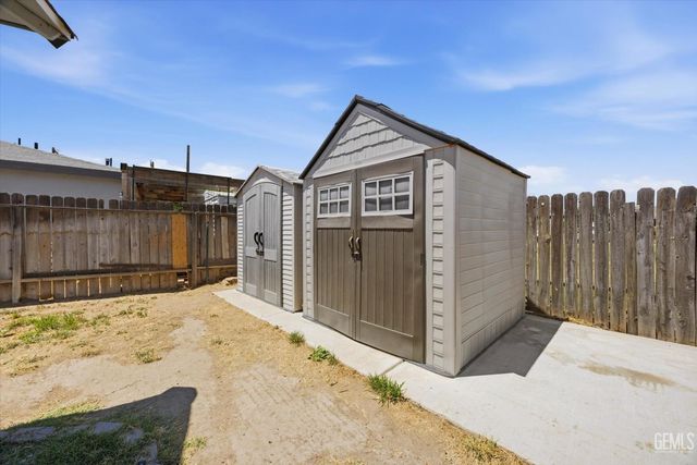 814 Bamboo Court, Tehachapi, CA 93561
