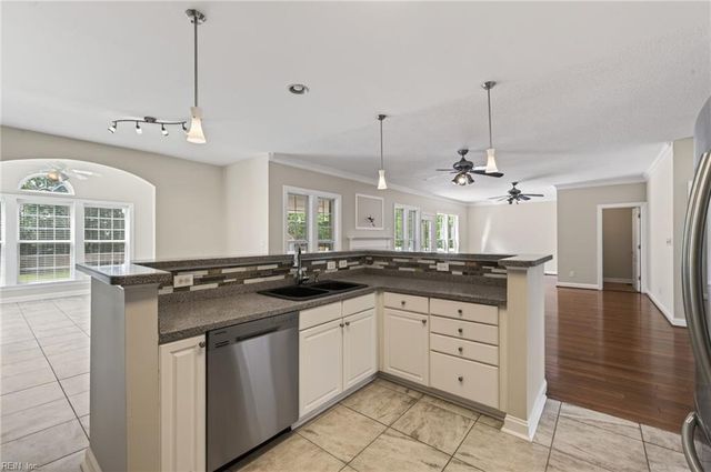 320 Green View RD, Moyock, NC 27958