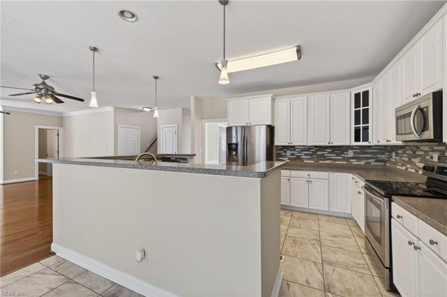 320 Green View RD, Moyock, NC 27958