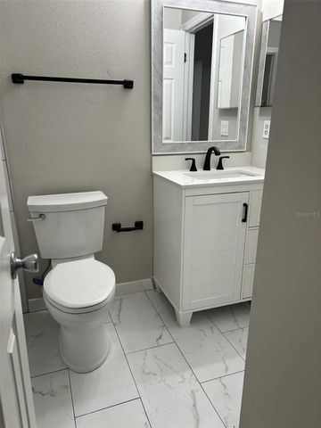 7621 COLONIAL COURT, Tampa, FL 33615