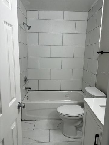 7621 COLONIAL COURT, Tampa, FL 33615