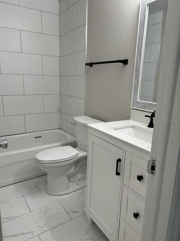 7621 COLONIAL COURT, Tampa, FL 33615