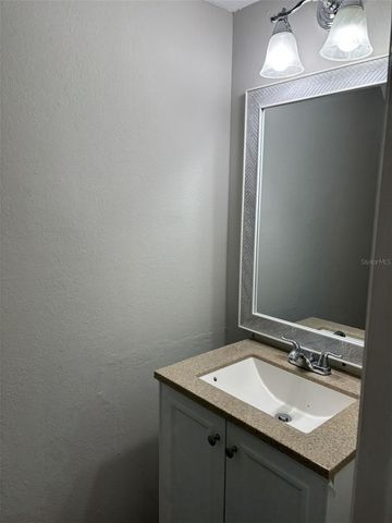 7621 COLONIAL COURT, Tampa, FL 33615