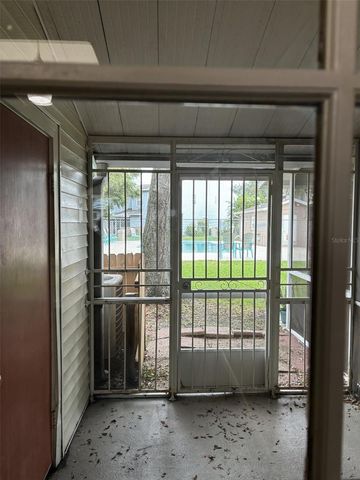 7621 COLONIAL COURT, Tampa, FL 33615