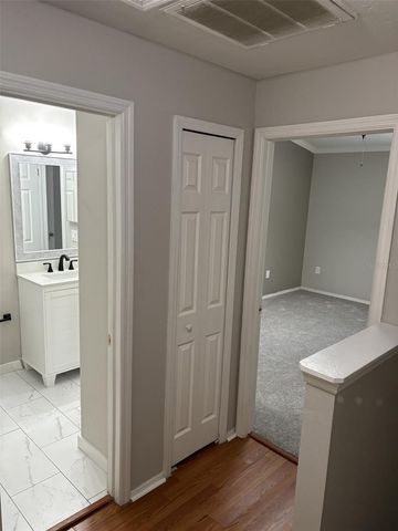 7621 COLONIAL COURT, Tampa, FL 33615