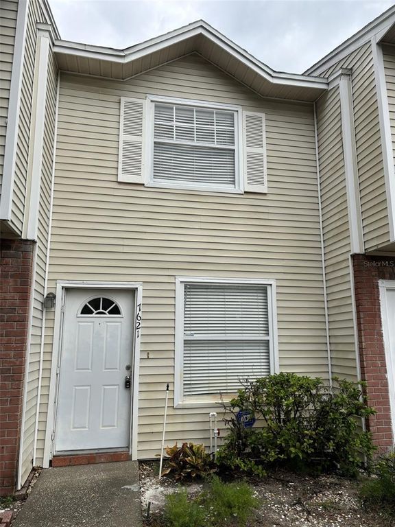 7621 COLONIAL COURT, Tampa, FL 33615