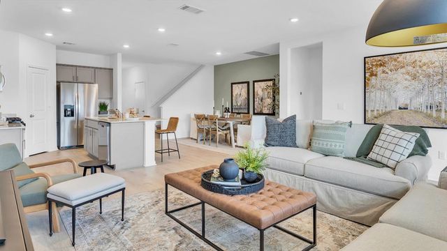 291 MUSTANG LAKE CIR, Buda, TX 78610