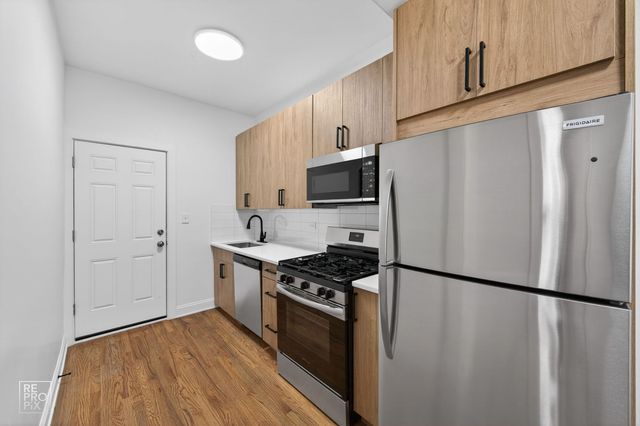 2154 W Arthur Avenue 1, Chicago, IL 60645