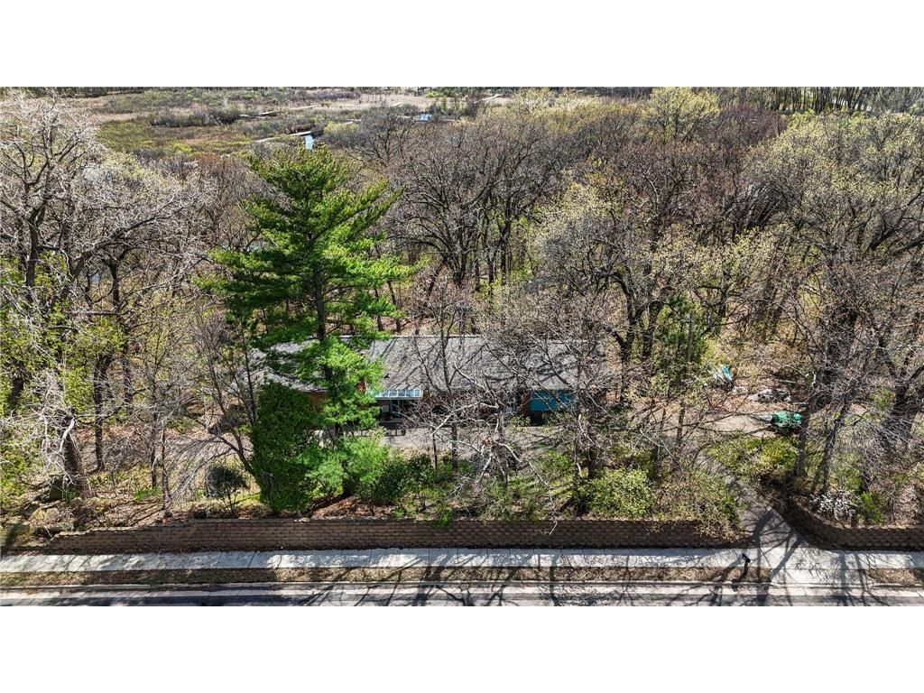 556 County Road C, Roseville, MN 55113 — photo 2