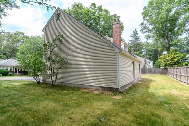 107 Overbrook Drive, Wellesley, MA 02482