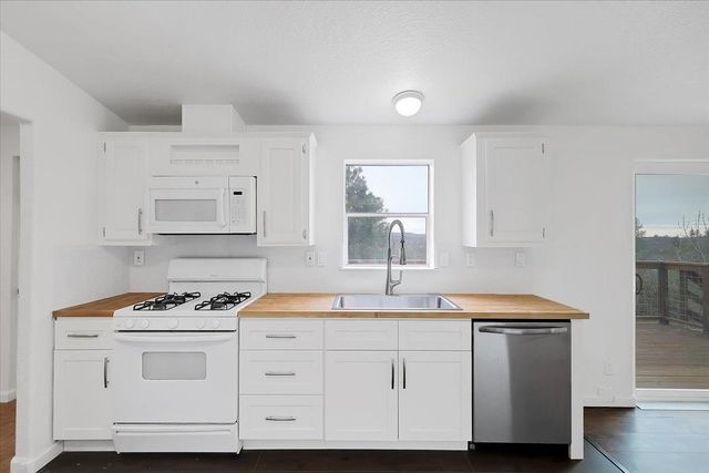 13918 Mcmenamin Way, Oregon House, CA 95962