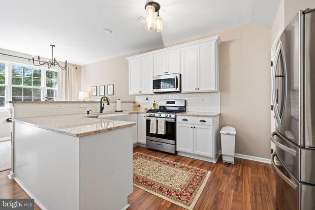 8 SCARLET OAK DR, Princeton, NJ 08540