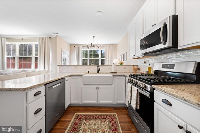 8 SCARLET OAK DR, Princeton, NJ 08540