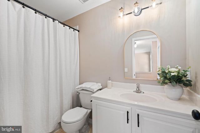 8 SCARLET OAK DR, Princeton, NJ 08540