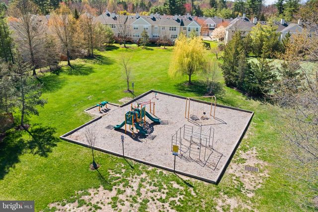 8 SCARLET OAK DR, Princeton, NJ 08540