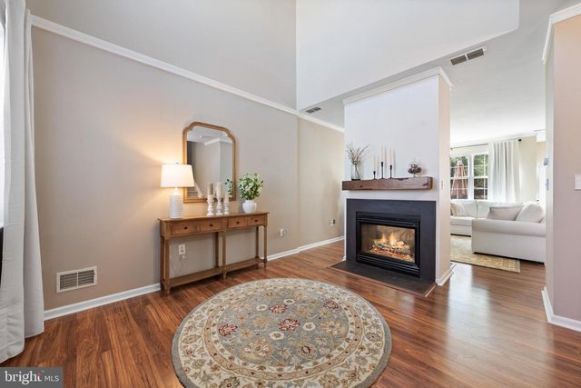 8 SCARLET OAK DR, Princeton, NJ 08540