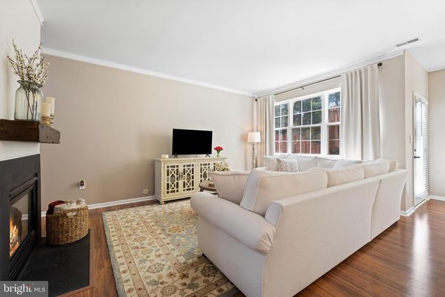 8 SCARLET OAK DR, Princeton, NJ 08540