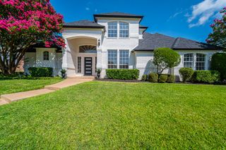 4304 E Green Meadow Street E, Colleyville, TX 76034