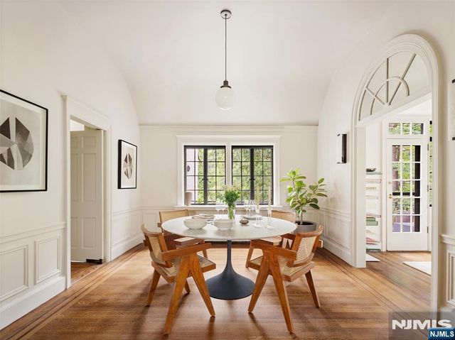 773 W Saddle River Road, Ho-ho-kus, NJ 07423