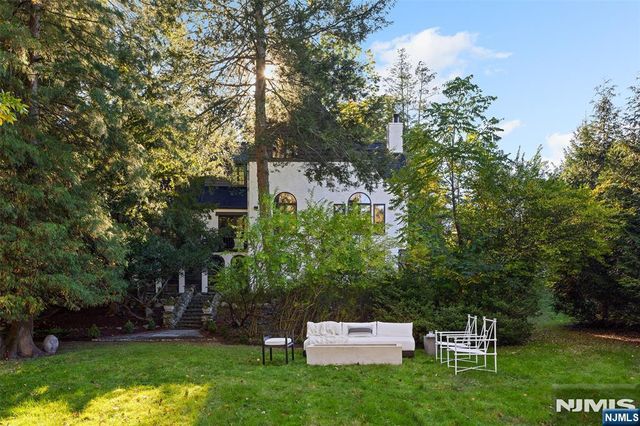 773 W Saddle River Road, Ho-ho-kus, NJ 07423