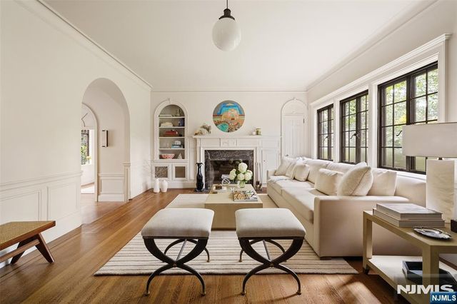 773 W Saddle River Road, Ho-ho-kus, NJ 07423