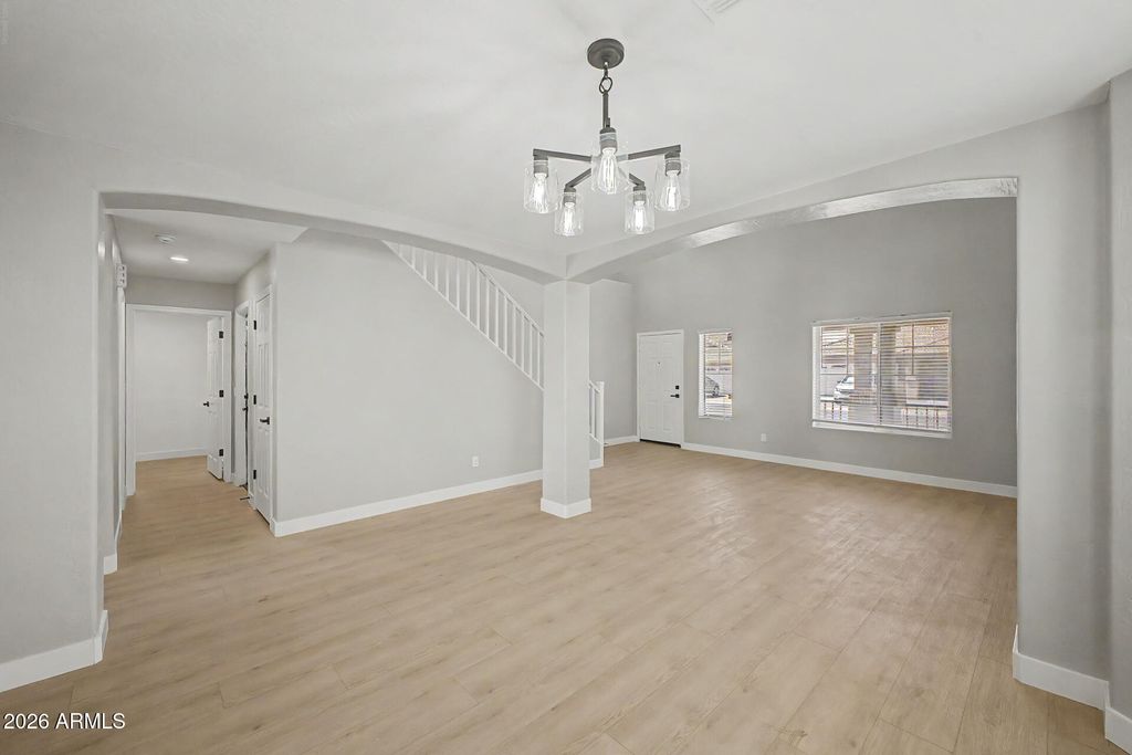 Image 7 of property listing at 7345 W PUEBLO Avenue, Phoenix, AZ 85043