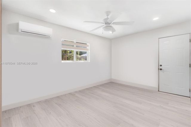 1140 N Douglas Rd, Pembroke Pines, FL 33024