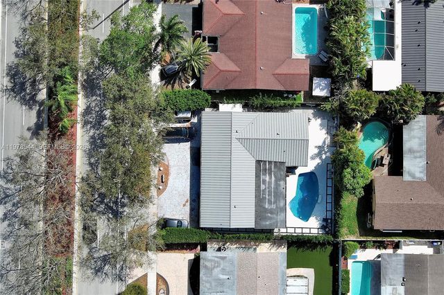 1140 N Douglas Rd, Pembroke Pines, FL 33024