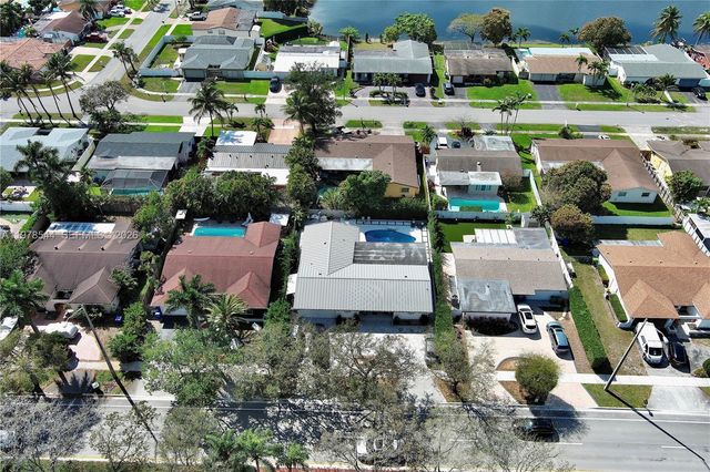 1140 N Douglas Rd, Pembroke Pines, FL 33024