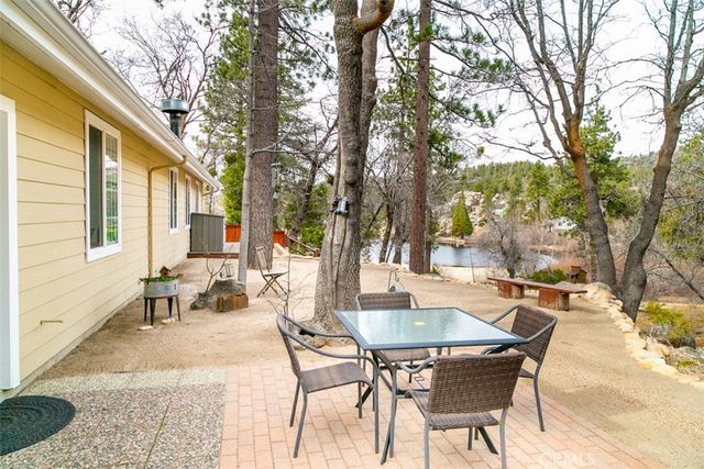 33303 Lake View Drive, Arrowbear, CA 92382