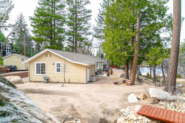 33303 Lake View Drive, Arrowbear, CA 92382