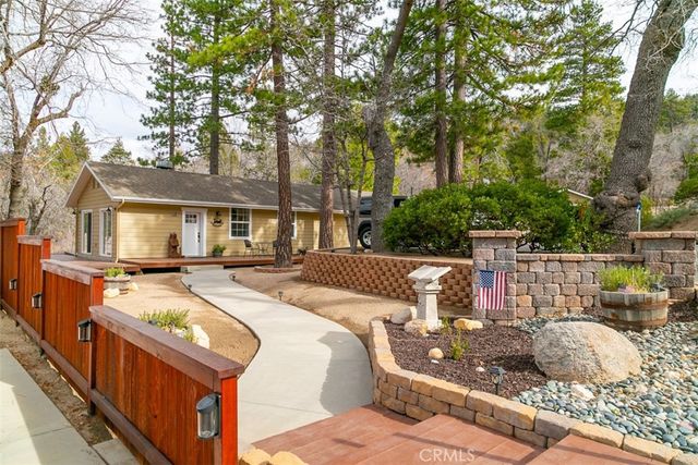 33303 Lake View Drive, Arrowbear, CA 92382