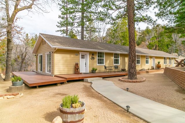 33303 Lake View Drive, Arrowbear, CA 92382