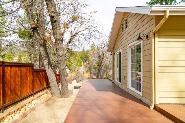 33303 Lake View Drive, Arrowbear, CA 92382