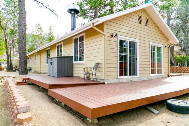 33303 Lake View Drive, Arrowbear, CA 92382