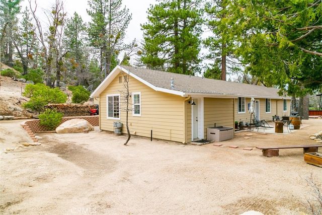33303 Lake View Drive, Arrowbear, CA 92382