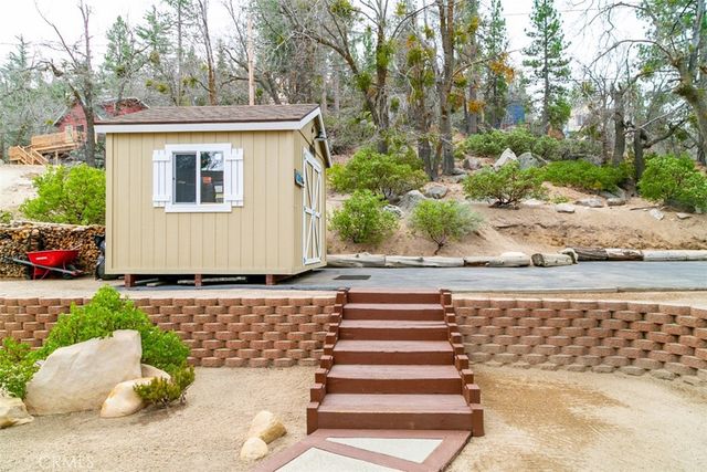 33303 Lake View Drive, Arrowbear, CA 92382