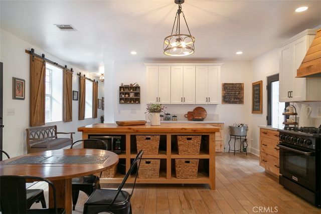 33303 Lake View Drive, Arrowbear, CA 92382