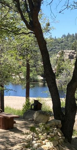 33303 Lake View Drive, Arrowbear, CA 92382